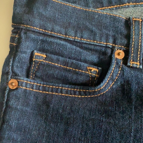JBrand denim Capri with raw edge at hem - Picture 3 of 9